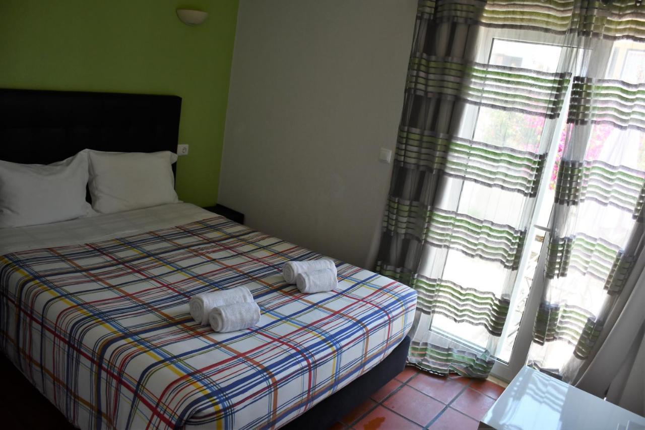 Alojamentos Vitinho - Vila Nova Milfontes Vila Nova de Milfontes Ngoại thất bức ảnh